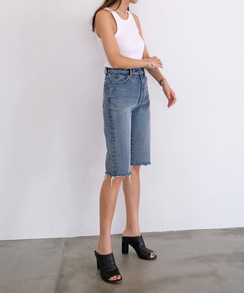 AKTE（アクテ）の「デニムハーフパンツ（デニムパンツ・レディース・ブルー/ブラック・1/2）」の4枚目の写真