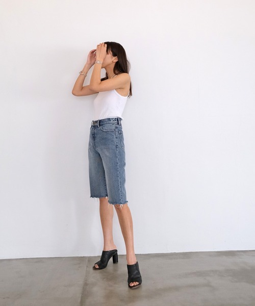 AKTE（アクテ）の「デニムハーフパンツ（デニムパンツ・レディース・ブルー/ブラック・1/2）」の6枚目の写真