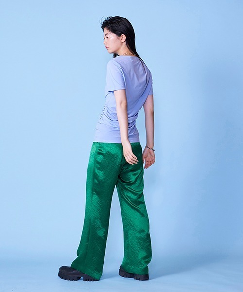 lautreamont BLEUBLANC（ロートレアモンブルーブラン）の「スムースフィットギャザーカットソー（Tシャツ/カットソー・レディース・パープル/ブルー/グリーン・9号）」の16枚目の写真