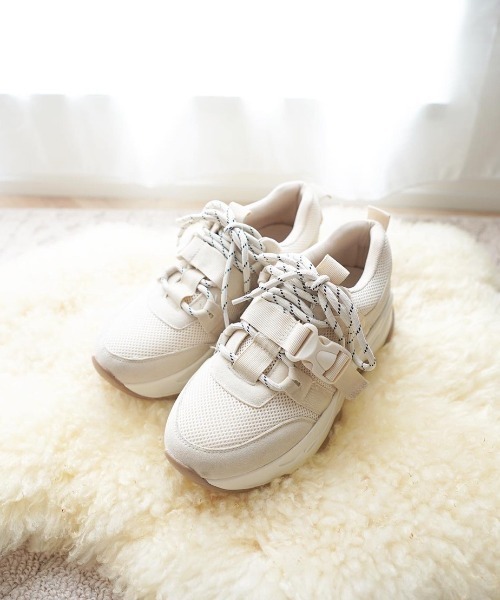 moi tytto（モイテュット）の「淡色ダッドスニーカー（スニーカー・レディース・ベージュ/ナチュラル・SMALL/MEDIUM/LARGE）」の6枚目の写真
