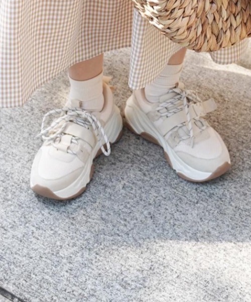 moi tytto（モイテュット）の「淡色ダッドスニーカー（スニーカー・レディース・ベージュ/ナチュラル・SMALL/MEDIUM/LARGE）」の9枚目の写真