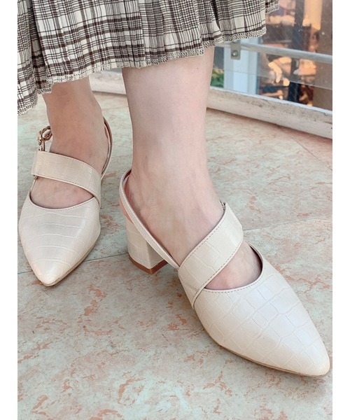 dazzlin(ダズリン)の「ポインテッドベルトパンプス(パンプス・レディース・ブラック/アイボリー/ブラウン・SMALL/MEDIUM/LARGE)」の15枚目の写真