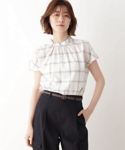 DRESKIP(ドレスキップ)の「◆フリルハイネックフレンチブラウス(シャツ/ブラウス・レディース・ホワイト系4/ブラック系1/ネイビー系2/ベージュ系その他5・02/03/04)」の1枚目の写真