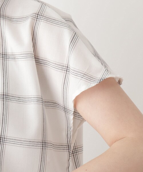 DRESKIP(ドレスキップ)の「◆フリルハイネックフレンチブラウス(シャツ/ブラウス・レディース・ホワイト系4/ブラック系1/ネイビー系2/ベージュ系その他5・02/03/04)」の6枚目の写真