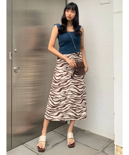 EMODA（エモダ）の「ボクシーニットトップ（ニット/セーター・レディース・ホワイト/ブルー/ブラウン/ブラック・FREE）」の12枚目の写真