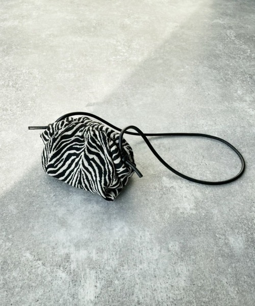 Heather（ヘザー）の「ギャザーミニショルダー　958030（ショルダーバッグ・レディース・アイボリー/ブルー/ゼブラ・ONE SIZE）」の18枚目の写真