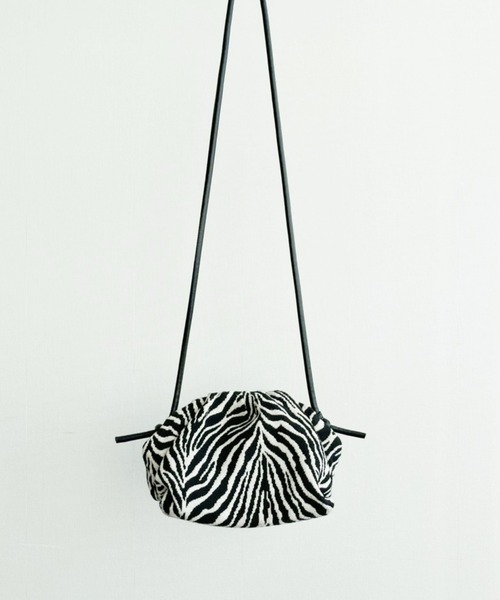 Heather（ヘザー）の「ギャザーミニショルダー　958030（ショルダーバッグ・レディース・アイボリー/ブルー/ゼブラ・ONE SIZE）」の10枚目の写真