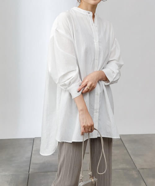 COLONY 2139（コロニートゥーワンスリーナイン）の「エステルワッシャーバンドカラー長袖シャツ（シャツ/ブラウス・レディース・グレー/モカ/オフホワイト・LARGE/MEDIUM）」の2枚目の写真