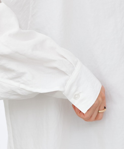 COLONY 2139（コロニートゥーワンスリーナイン）の「エステルワッシャーバンドカラー長袖シャツ（シャツ/ブラウス・レディース・グレー/モカ/オフホワイト・LARGE/MEDIUM）」の7枚目の写真