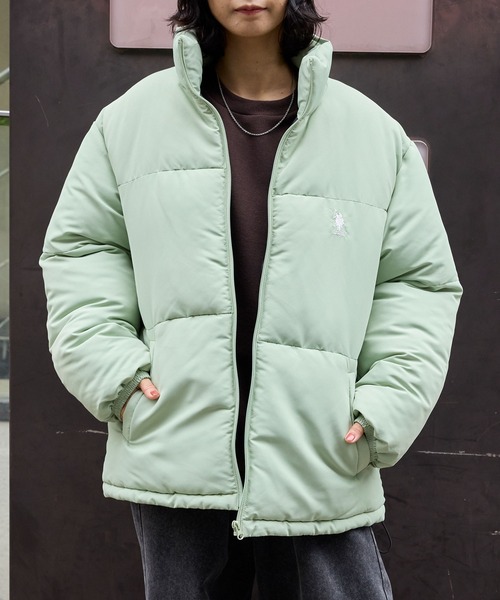 U.S. POLO ASSN.(ユーエスポロアッスン)の「U.S. POLO ASSN./ユーエスポロアッスン 別注 ロゴ刺繍 オーバーサイズ スタンド 中綿ジャケット(ダウンジャケット/コート・メンズ・ネイビー/ブラック/グレイッシュベージュ/グレー系/グリーン/ブラック系/アッシュブラウン/グレイッシュブルー/ライトグリーン・M/L/S)」の22枚目の写真