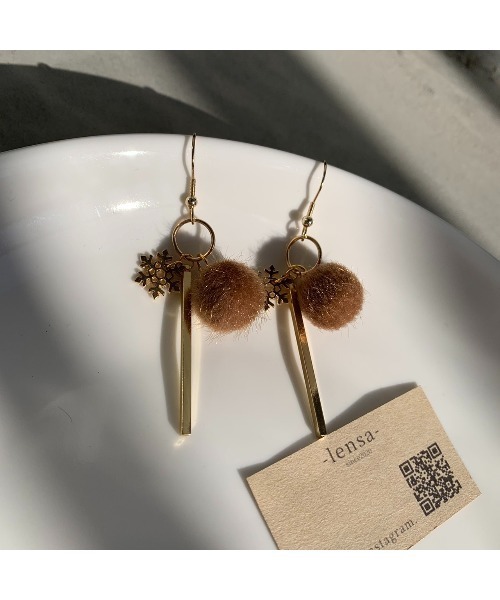 tone(トーン)の「【-lensa-】ベージュのファーピアス(MA)(ピアス(両耳用)・レディース・ベージュ・FREE)」の1枚目の写真