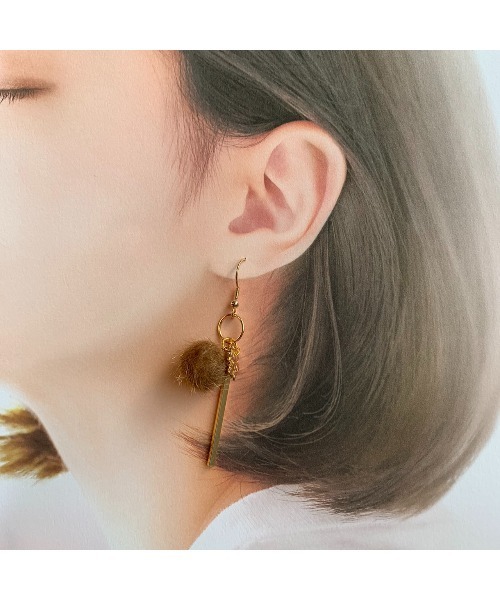 tone(トーン)の「【-lensa-】ベージュのファーピアス(MA)(ピアス(両耳用)・レディース・ベージュ・FREE)」の4枚目の写真