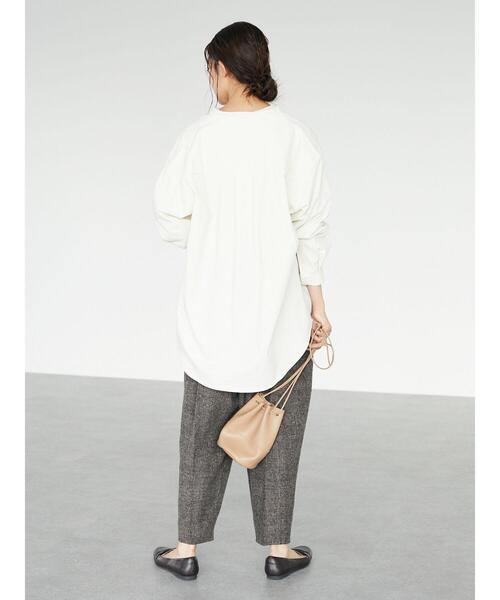 CRAFT STANDARD BOUTIQUE（クラフトスタンダードブティック）の「センタープレスコクーンパンツ　＊（スラックス・レディース・チャコールグレー/ブラウン・FREE）」の6枚目の写真