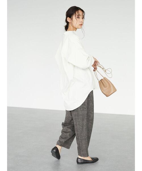 CRAFT STANDARD BOUTIQUE（クラフトスタンダードブティック）の「センタープレスコクーンパンツ　＊（スラックス・レディース・チャコールグレー/ブラウン・FREE）」の3枚目の写真