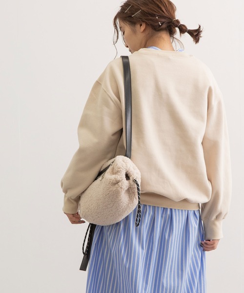 POU DOU DOU（プードゥドゥ）の「裏起毛裏毛ワイドトレーナー（Tシャツ/カットソー・レディース・ネイビー/アイボリー/ブルー/ピンク・3）」の5枚目の写真