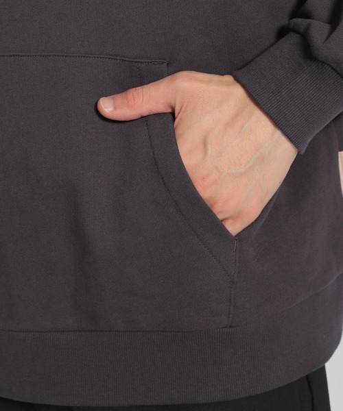 niko and...（ニコアンド）の「ｶｯﾌﾟﾇｰﾄﾞﾙｺﾗﾎﾞPK（パーカー・メンズ・オフホワイト/チャコール・MEDIUM/LARGE）」の6枚目の写真