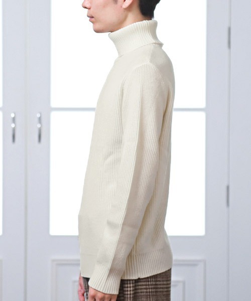 LUXSTYLE(ラグスタイル)の「7G片畦タートルネックニット(ニット/セーター・メンズ・ホワイト/ブラック・L/M/XL)」の4枚目の写真