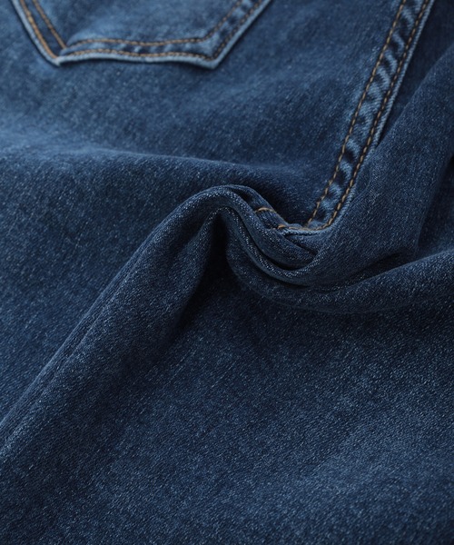 fifth calin（フィフスカラン）の「裾フレアシンプル柔らかデニム（デニムパンツ・レディース・ブラック/ブルー・MEDIUM）」の15枚目の写真