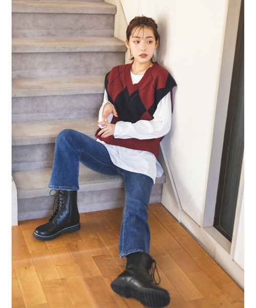 fifth calin（フィフスカラン）の「裾フレアシンプル柔らかデニム（デニムパンツ・レディース・ブラック/ブルー・MEDIUM）」の21枚目の写真