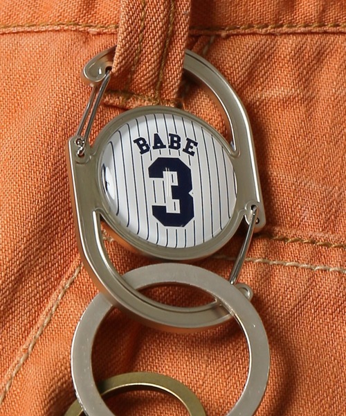 SPINNS(スピンズ)の「イラストデザイン ダブルカラビナ(キーホルダー・メンズ・C/B/A/O/J/F/N/H/I/E/K/G/L/M/D/V/U/T/S/Y/P/X/W/R/Q・ONESIZE)」の8枚目の写真