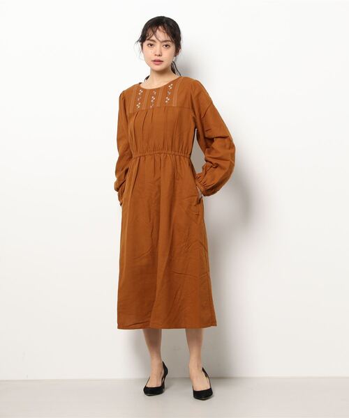 ehka sopo（エヘカソポ）の「花刺繍レースワンピース（ワンピース・レディース・チャコール/ミント/キャメル・ﾌﾘ-）」の3枚目の写真