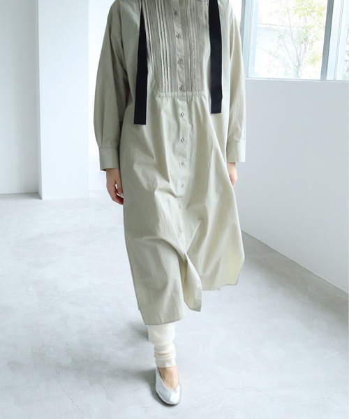 yuni（ユニ　）の「インドピンタック　Iラインシャツワンピース（シャツワンピース・レディース・モスグリーン/ホワイト/サックスブルー・FREE）」の6枚目の写真