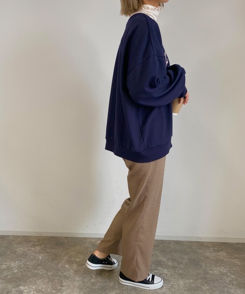 MLI'A（エムリア）の「古着風クロップドロゴスウェット（スウェット・レディース・ネイビー/ネイビー系1/ベージュ系3/ライトグリーン系/ライトグリーン/オートミール・M）」の9枚目の写真