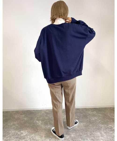 MLI'A（エムリア）の「古着風クロップドロゴスウェット（スウェット・レディース・ネイビー/ネイビー系1/ベージュ系3/ライトグリーン系/ライトグリーン/オートミール・M）」の17枚目の写真