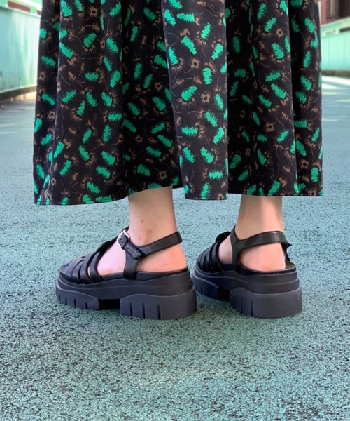 ASH(アッシュ)の「【SIRENA】厚底グルカサンダル(サンダル・レディース・ブラック/ベージュ・36/37/39/35/38)」の5枚目の写真