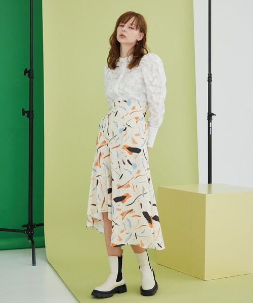 【【りな】イネラ　INella 2WAYストライプフリンジシャツホワイト INella（イネラ）の「【INella(イネラ)】2WAYストライプフリンジシャツ
