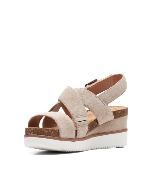 Clarks(クラークス)の「Lizby Cross / リズビークロス (サンドスエード)(サンダル・レディース・ベージュ・UK4/UK3.5/UK5/UK5.5/UK4.5/UK6/UK3)」の4枚目の写真
