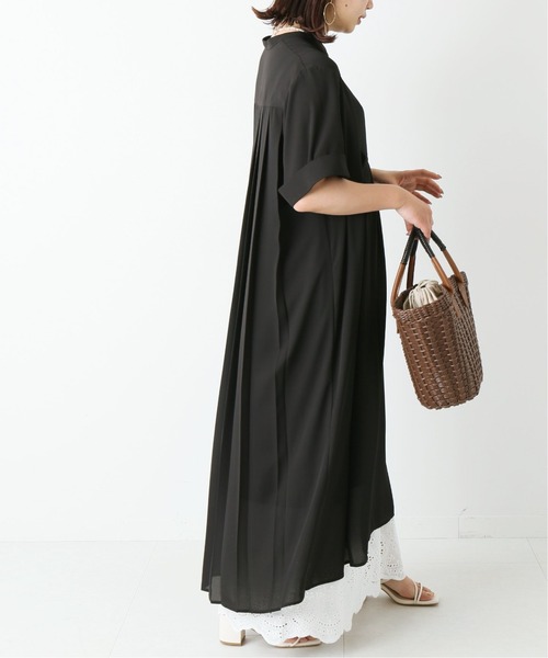 Simplicite（サンプリシテ）の「ブザムバックプリーツワンピース（ワンピース・レディース・ブラック/ベージュ/ブルー・FREE）」の7枚目の写真