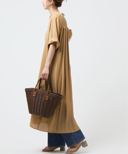 Simplicite（サンプリシテ）の「ブザムバックプリーツワンピース