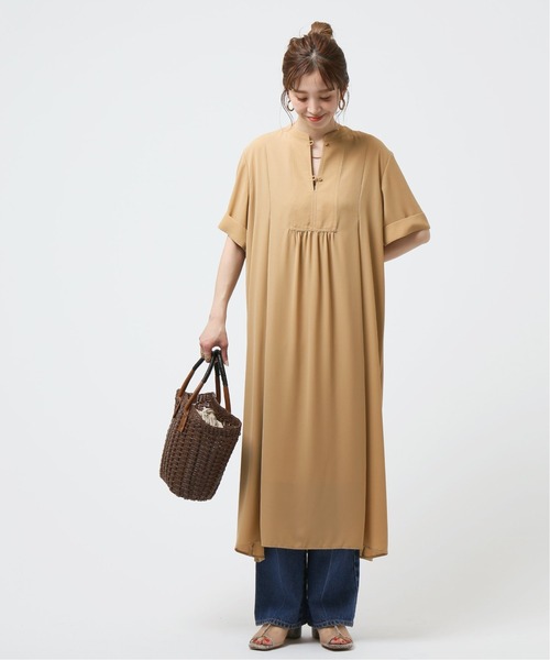 Simplicite（サンプリシテ）の「ブザムバックプリーツワンピース（ワンピース・レディース・ブラック/ベージュ/ブルー・FREE）」の13枚目の写真