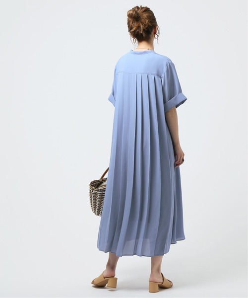 Simplicite（サンプリシテ）の「ブザムバックプリーツワンピース（ワンピース・レディース・ブラック/ベージュ/ブルー・FREE）」の16枚目の写真