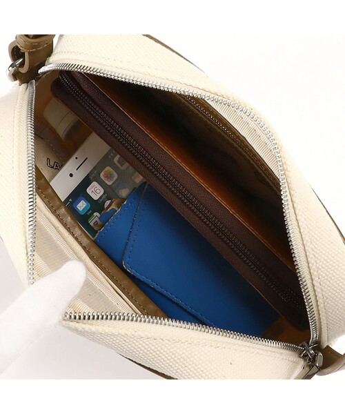 LACOSTE（ラコステ）の「ヘリテージキャンバス コットンキャンバスショルダーバッグ（ショルダーバッグ・レディース・ナチュラル・FREE）」の10枚目の写真