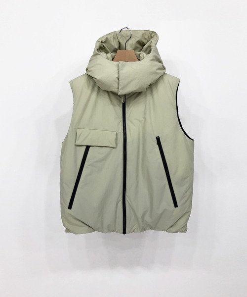 KIIT(キート)の「KIIT×WILD THINGS ダウンベスト(ダウンベスト・メンズ・ブラック/ネイビー/ブラウン/ライトベージュ・2/3)」の3枚目の写真