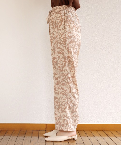 andme(アンドミー)の「ニュアンス柄デシンドローストリングイージーパンツ(その他パンツ・レディース・ベージュ/サックスブルー/モカ・M)」の9枚目の写真