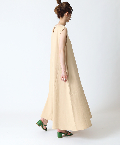 ノースリーブフレアワンピース