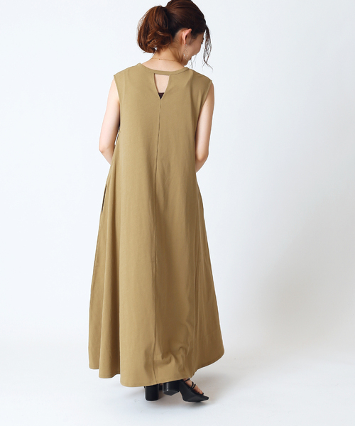 ノースリーブフレアワンピース