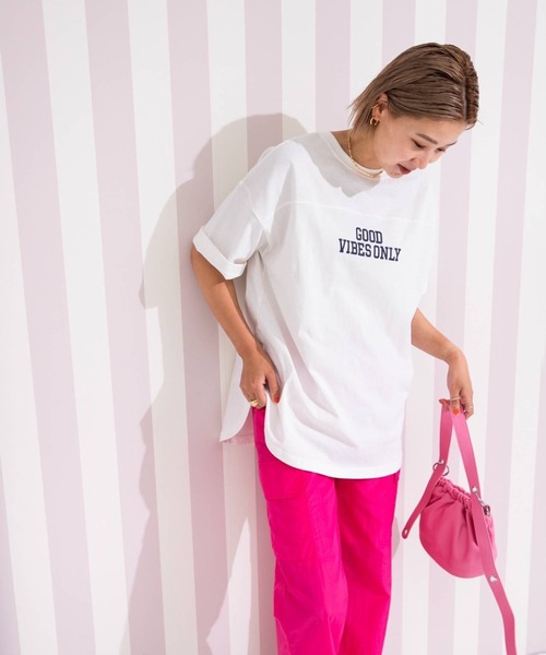 bohmal（ボマール）の「フットボールプリントロゴTシャツ（Tシャツ/カットソー・レディース・オフホワイト/ブラック・FREE）」の2枚目の写真