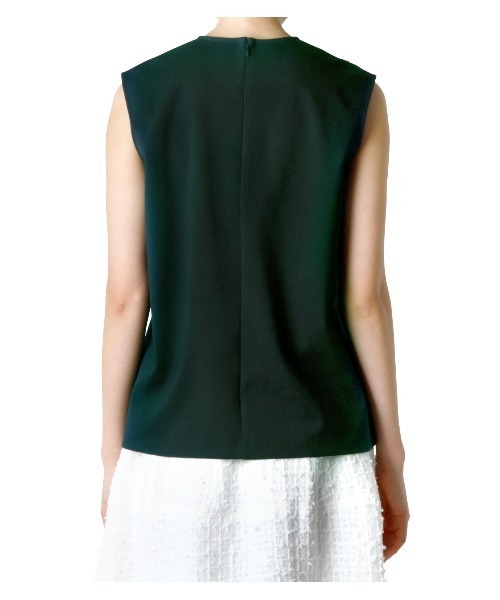 LE CIEL BLEU(ルシェルブルー)の「パールディティールスリーブレスTシャツ / Pearl Detail Sleeve less Tee(Tシャツ/カットソー・レディース・ブラック/オフホワイト/グリーン・38/36)」の12枚目の写真