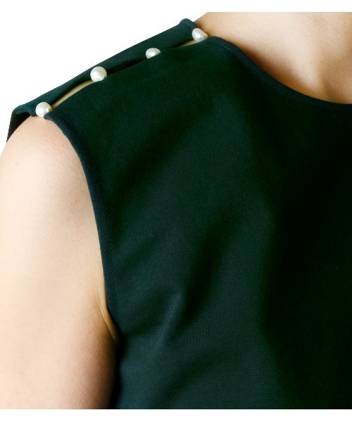 LE CIEL BLEU(ルシェルブルー)の「パールディティールスリーブレスTシャツ / Pearl Detail Sleeve less Tee(Tシャツ/カットソー・レディース・ブラック/オフホワイト/グリーン・38/36)」の21枚目の写真