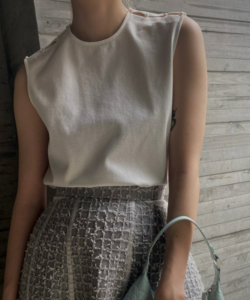 LE CIEL BLEU(ルシェルブルー)の「パールディティールスリーブレスTシャツ / Pearl Detail Sleeve less Tee(Tシャツ/カットソー・レディース・ブラック/オフホワイト/グリーン・38/36)」の13枚目の写真