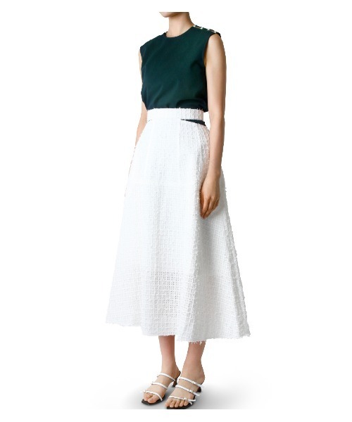 LE CIEL BLEU(ルシェルブルー)の「パールディティールスリーブレスTシャツ / Pearl Detail Sleeve less Tee(Tシャツ/カットソー・レディース・ブラック/オフホワイト/グリーン・38/36)」の9枚目の写真