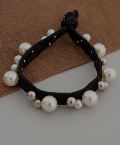 VIBGYOR Women（ヴィブジョー　ウィメン）の「【resonance】パール キラキラ ヘアゴム（ヘアゴム・レディース・ブラック/グレー/ピンク/シルバー/オレンジ/ブラック系1・FREE）」の2枚目の写真