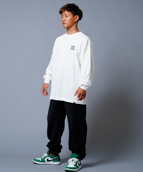 VANS(バンズ)の「【ムラサキスポーツ別注】VANS/バンズ チェッカーフラッグ バックプリントロンT 122K1020423(Tシャツ/カットソー・メンズ・ホワイト/ブラック/グレー・M/L/XL/XXL)」の9枚目の写真