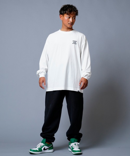VANS(バンズ)の「【ムラサキスポーツ別注】VANS/バンズ チェッカーフラッグ バックプリントロンT 122K1020423(Tシャツ/カットソー・メンズ・ホワイト/ブラック/グレー・M/L/XL/XXL)」の8枚目の写真