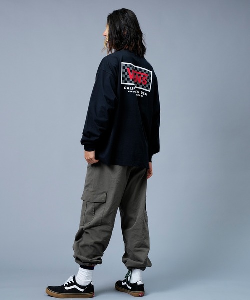 VANS(バンズ)の「【ムラサキスポーツ別注】VANS/バンズ チェッカーフラッグ バックプリントロンT 122K1020423(Tシャツ/カットソー・メンズ・ホワイト/ブラック/グレー・M/L/XL/XXL)」の21枚目の写真