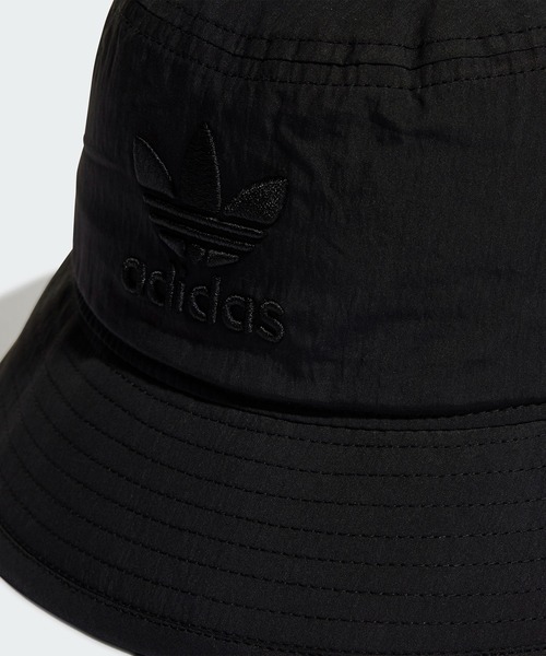 adidas（アディダス）の「アディカラー アーカイブ バケットハット / アディダスオリジナルス adidas Originals（ハット・メンズ・ブラック・MEDIUM/LARGE/X-LARGE）」の4枚目の写真